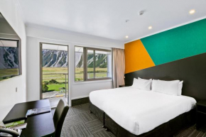 Mt Cook Lodge and Motel